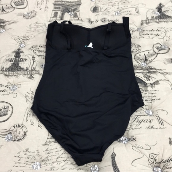 SEA LEVEL Essentials Twist Front Multifit Swimsuit - Picture 6 of 7